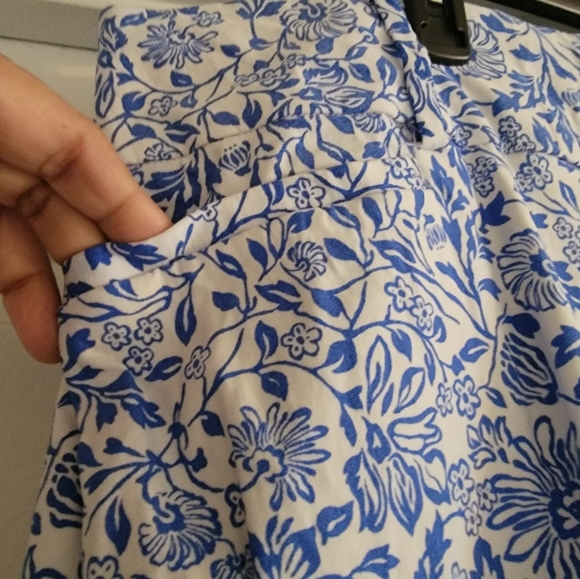 Lane Bryant Capris Pant - Picture 8 of 8